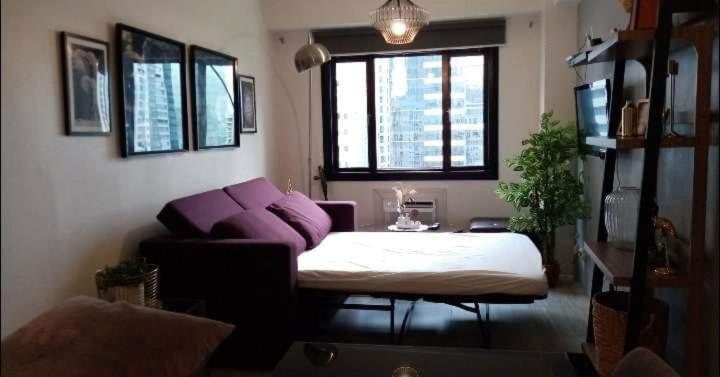 Spacious 1 Bedroom Unit Forbeswood Heights タギッグ 部屋 写真
