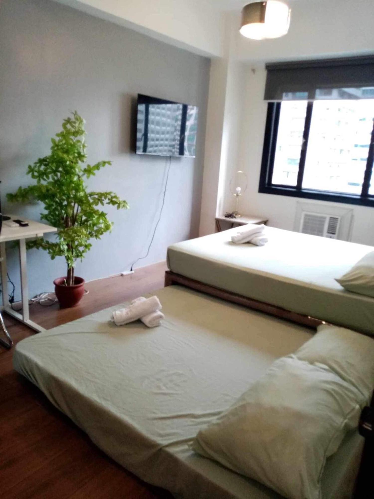 Spacious 1 Bedroom Unit Forbeswood Heights タギッグ 部屋 写真